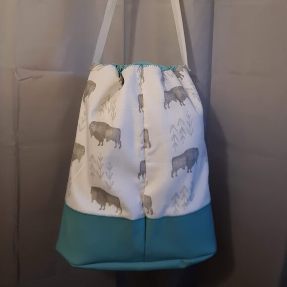 New Western Buffalo Bucket Tote Sling Bag Animal Print Oval carryall White Aqua - Picture 5 of 9